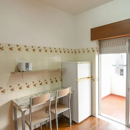 Eastview Apartment *